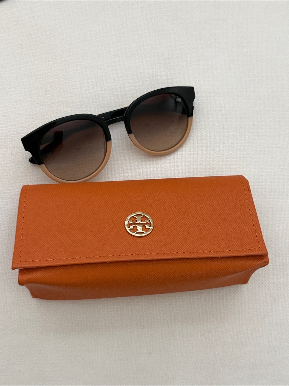 Tory Burch Black and Tan Sunglasses with Orange Logo Case